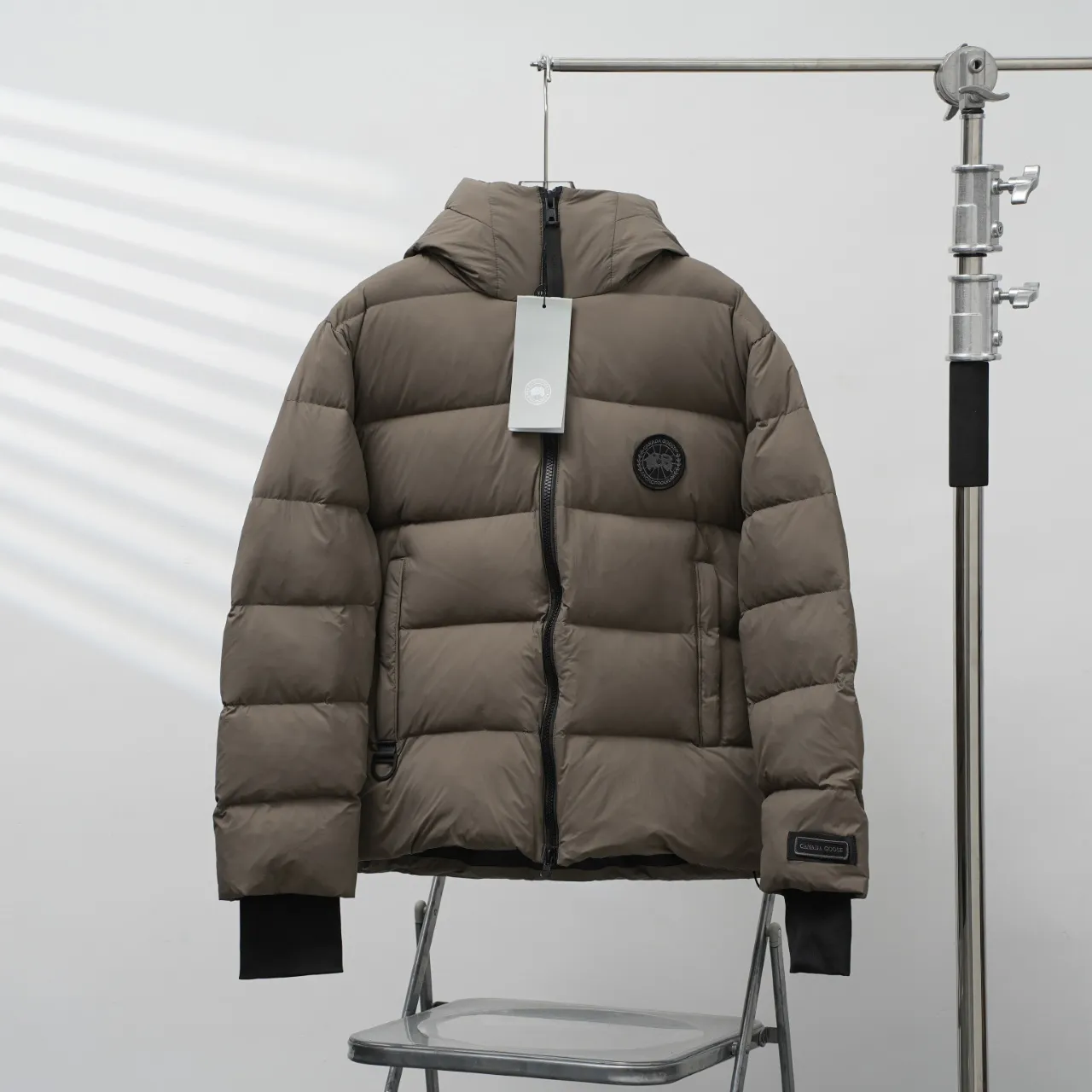 P820 ​​CANADA GOOSE丨Canada Goose Ouyang Nana second generation hooded down jacket Color: Coffee Size: XS-XXL